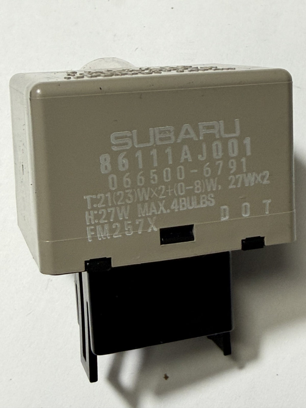 2014-2018 Subaru Forester Warning Hazard Flasher Relay Module 12.8V 86111AJ001