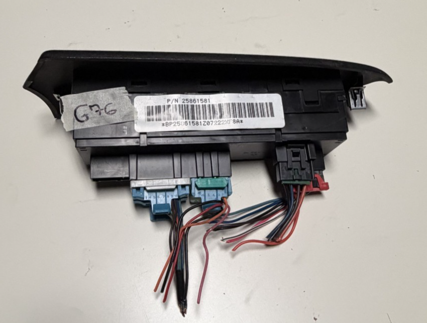 Left Driver Master Window Door Switch 25861581 fits 06-09 Chevrolet Trailblazer