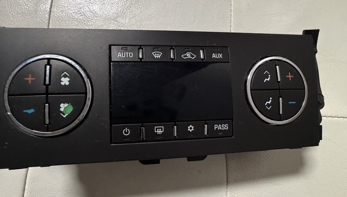 2007-2011 Chevrolet Tahoe AC Heater Temperature Climate Control 15932418