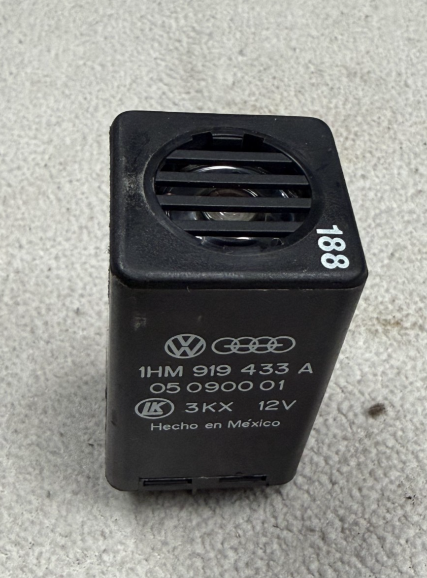 Door Chime Seatbelt Warning Relay 1HM 919 433 A, 05090001 fits 1993-2002 VW Golf