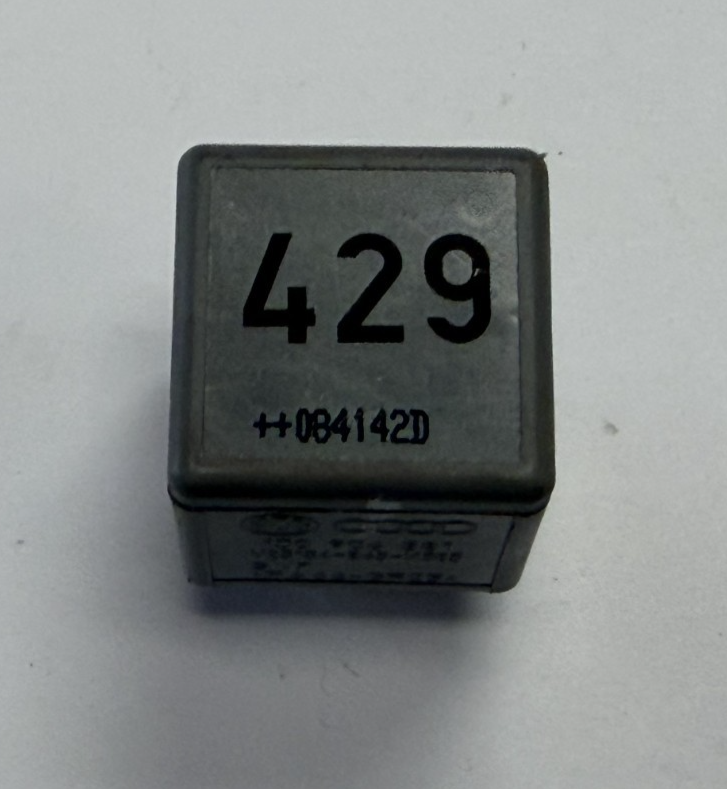 1998-2005 Volkswagen Passat ECU Main Power Supply Relay #429 Gray by Volkswagen