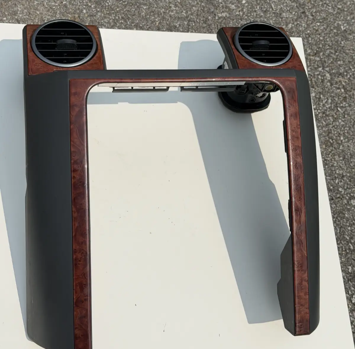 2007 Discovery 3 Dashboard Air Vents Centre Surround FAE500012XXX Woodgrain by Land Rover