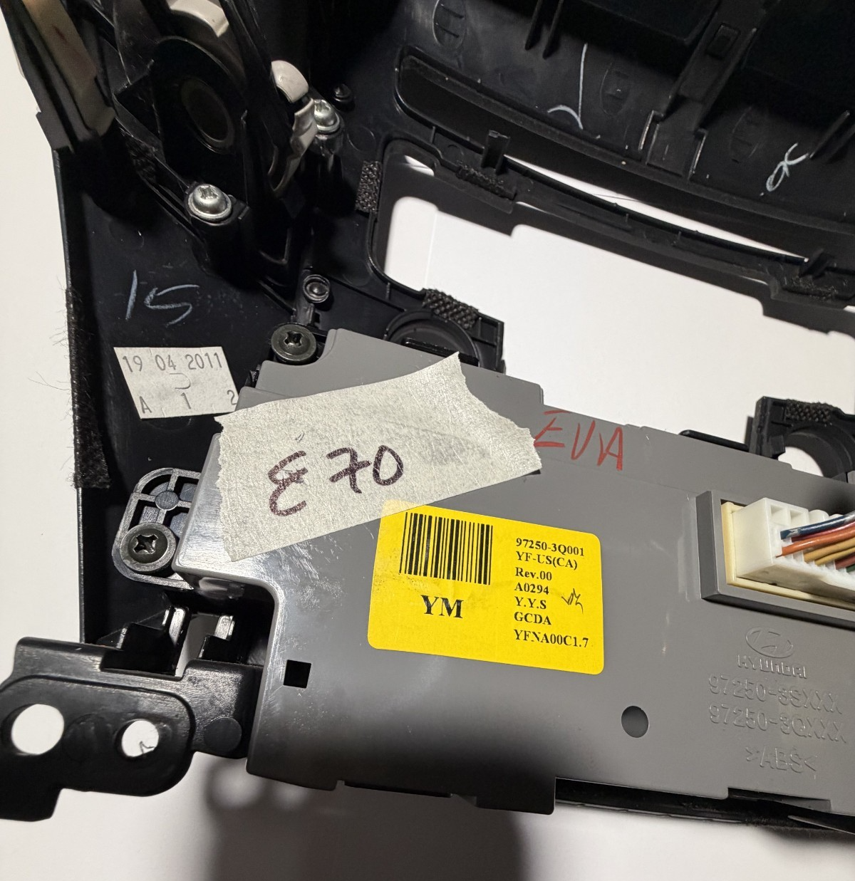 2009-2014 Hyundai Sonata Center Dash Radio AC Climate Control Trim Bezel