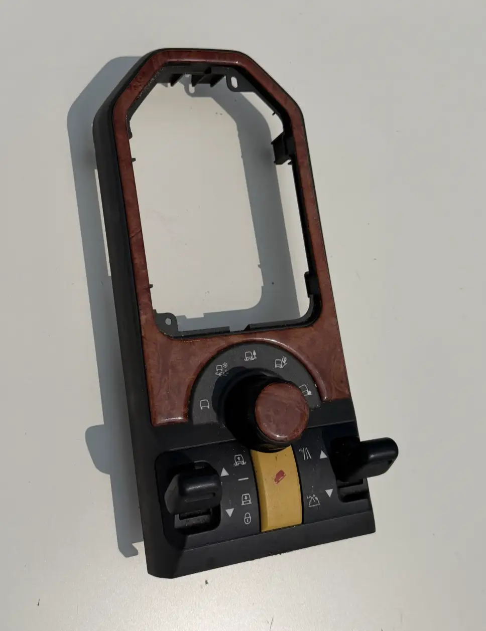 05-09 Land Rover LR3 Front Shifter Panel Terrain Switch YUD501230WUX Woodgrain by Land Rover