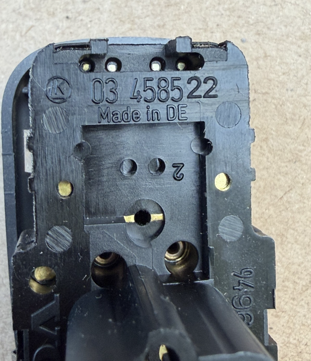 1998-2004 Volvo C70 S70 V70 Rear Door Window Switch 03 458522 Black