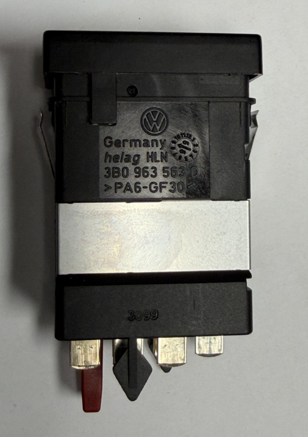 1998-2005 Volkswagen Passat Seat Warmer Heat Switch Button 3B0 963 563 D