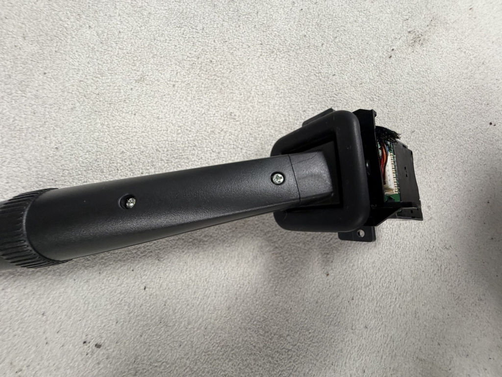 2005-2006 Volvo XC90 Turn Signal Info Reset Switch 30669738 Black