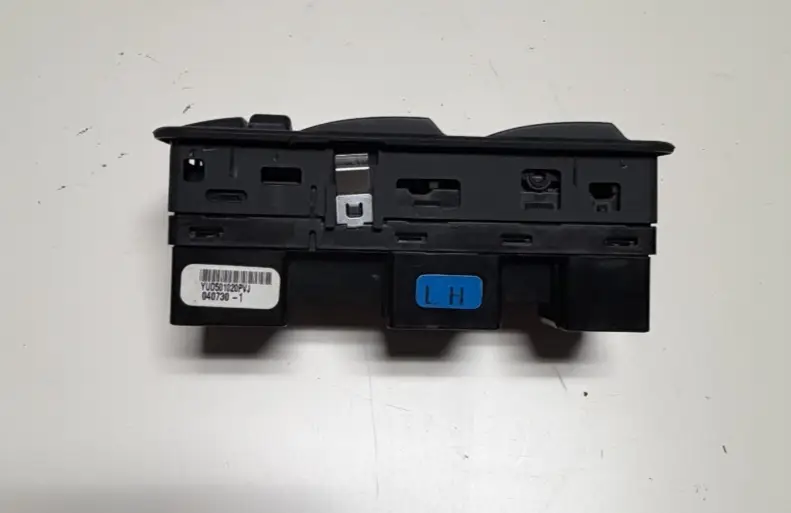05-09 Land Rover Range Rover Sport LR3 Front Left Door Power Window Switch Black by Land Rover