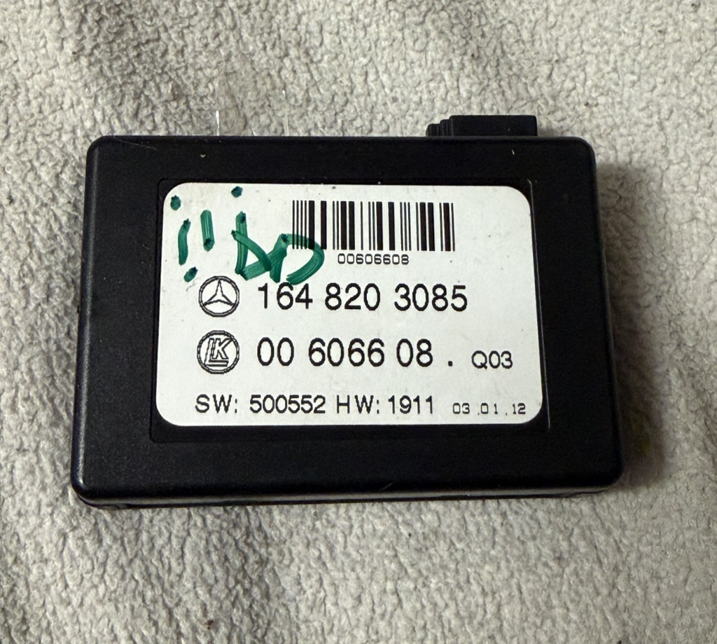 06-12 Mercedes W164 ML350 GL550 Front Windshield Rain Sensor Module 164 820 3085