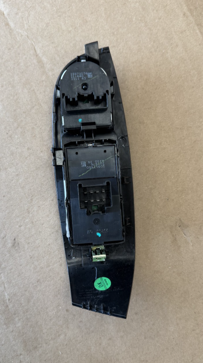 2013-2014 Chevrolet Malibu Driver Left Master Power Window Switch V004284551