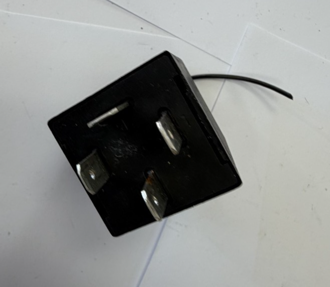 1999-2004 VW Eurovan GLS Rear Wiper Washer Control Relay 12V 1H0955529 by Volkswagen Audi