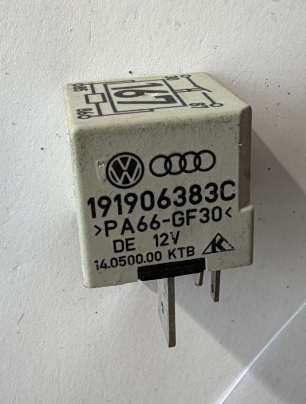 2002 2003 2004 2005 2006 Audi A4 Fuel Pump Relay #167 191906383C White by Volkswagen Audi