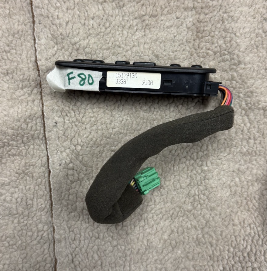 03-06 Escalade Tahoe Yukon Avalanche Heater Memory Seat Pedal Switch 15179136