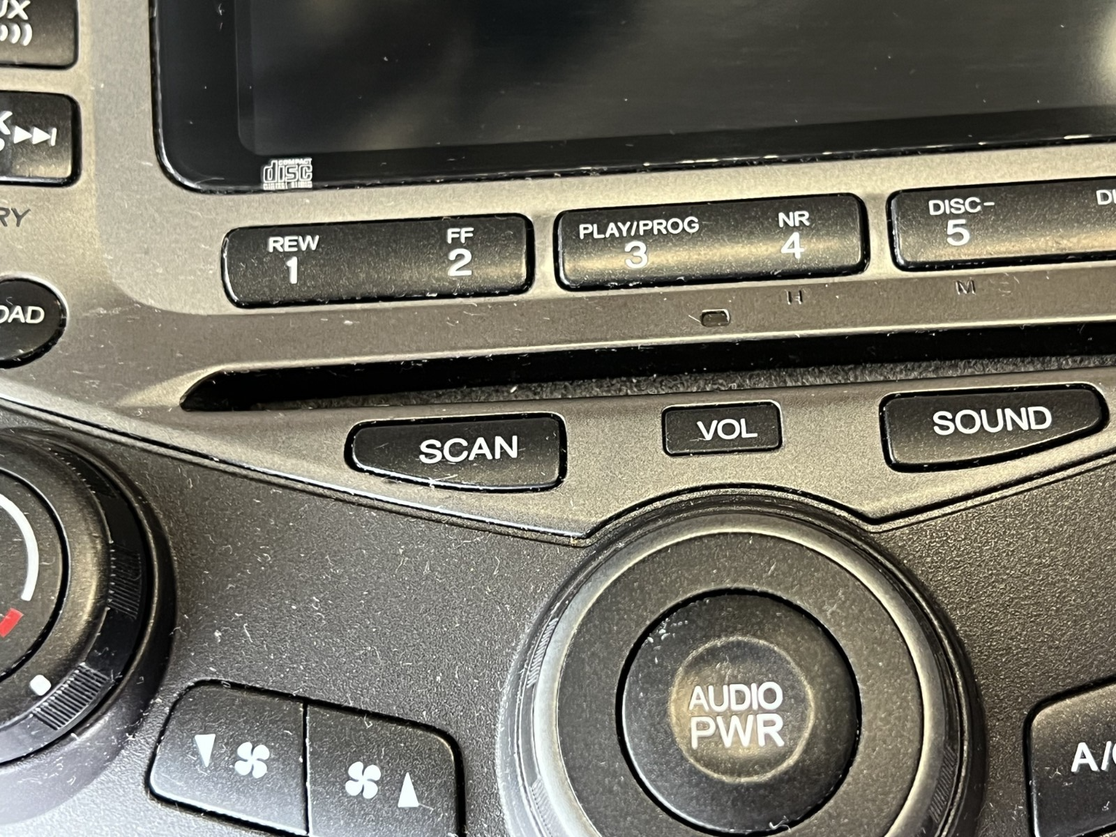 04-07 Honda Accord 6 CD Player Changer Radio Auto Climate Control 39175 SDA L