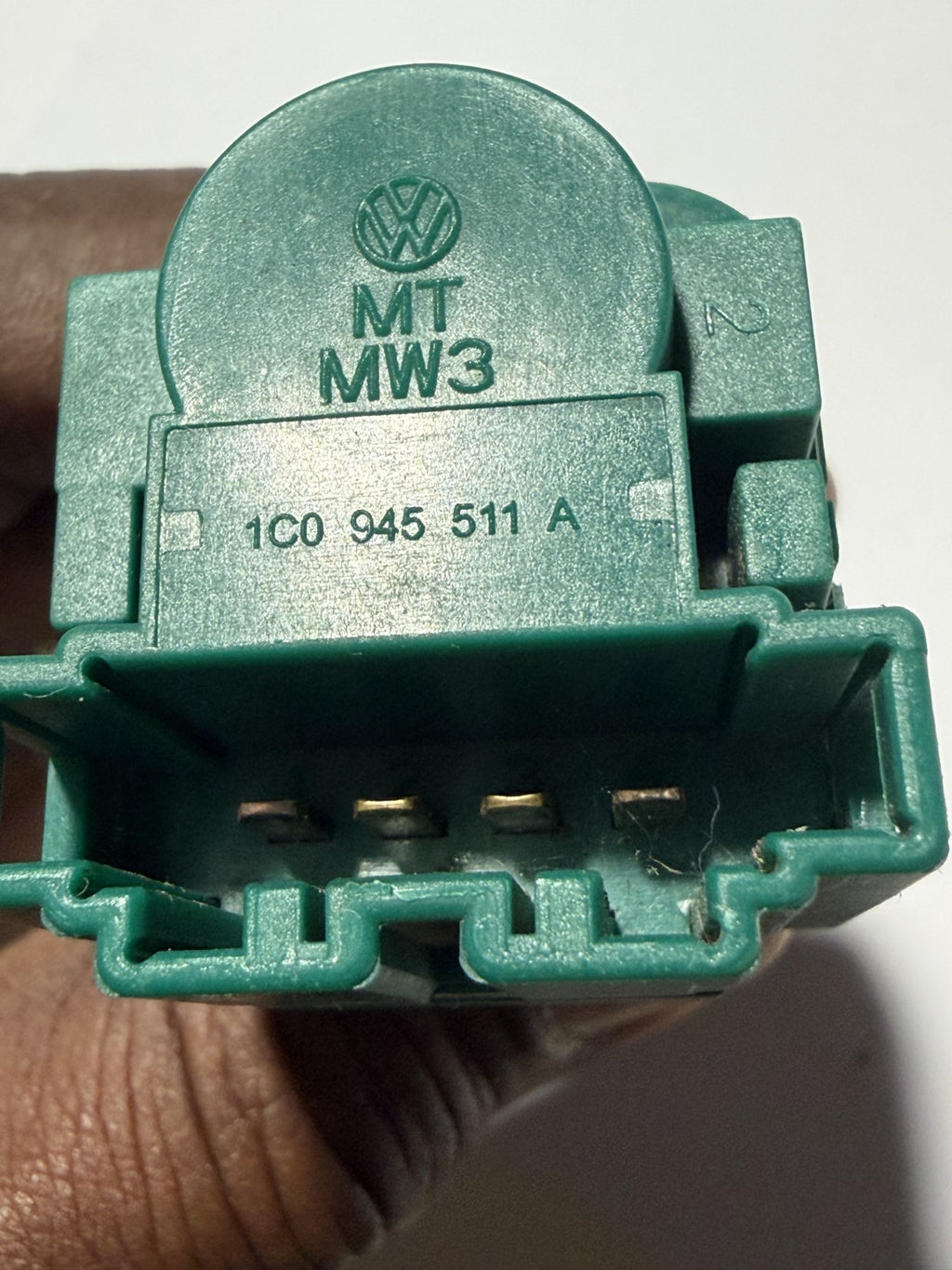 1998-2005 VW Volkswagen Beetle Brake Lamp Switch 1C0 945 511 A Green
