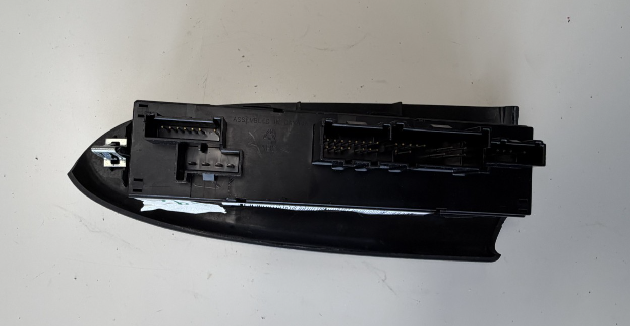 Left Master Window Door Switch 25867005 fits 2006-2009 Chevrolet Trailblazer