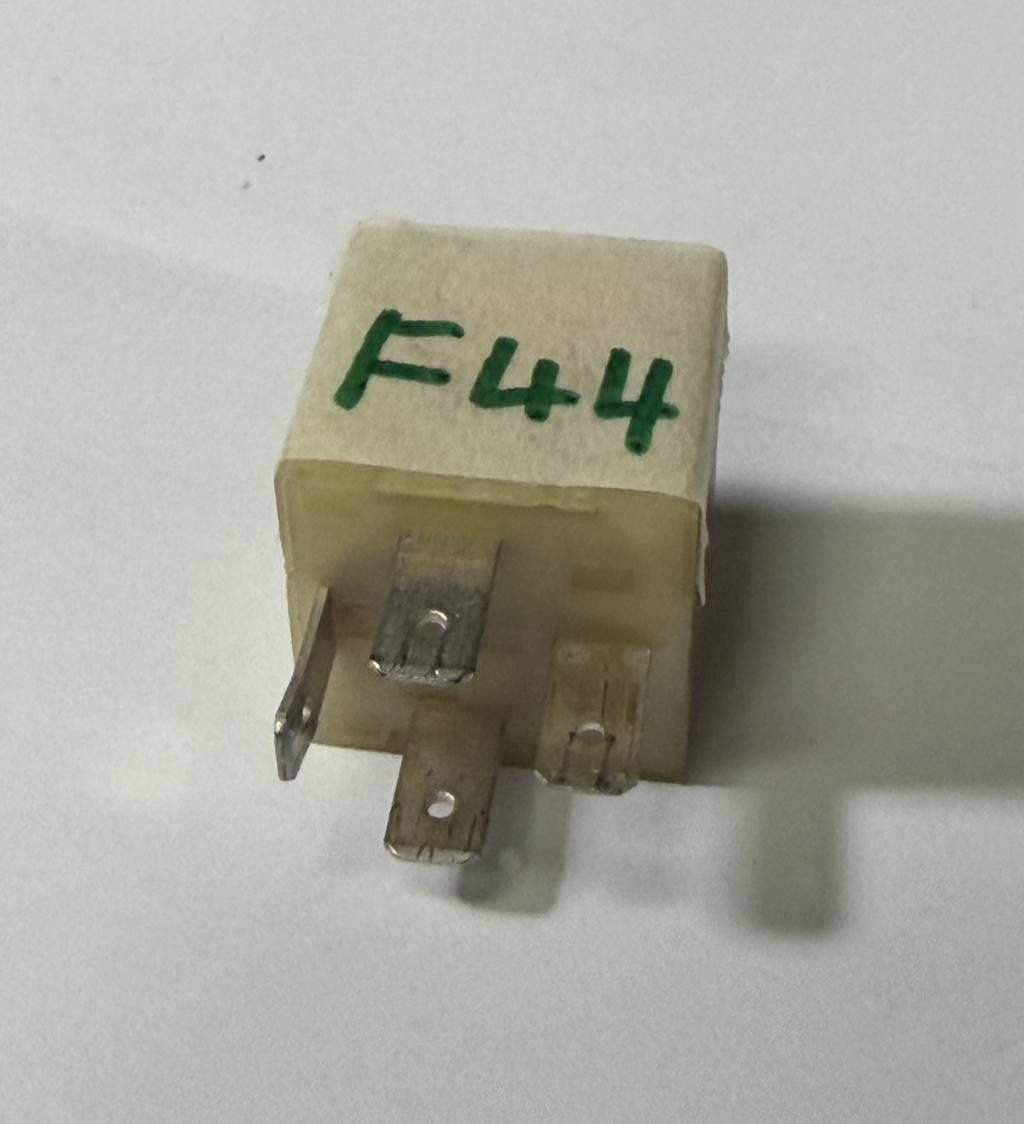 Volkswagen Passat Audi A4 A6 S6 A8 AC Electro Clutch Relay 12V 443 919 578C