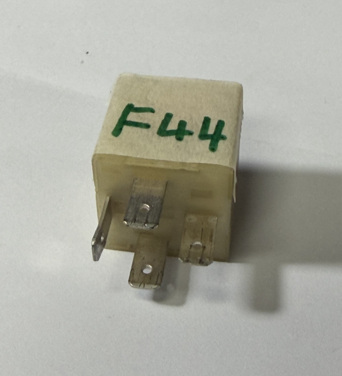Volkswagen Passat Audi A4 A6 S6 A8 AC Electro Clutch Relay 12V 443 919 578C