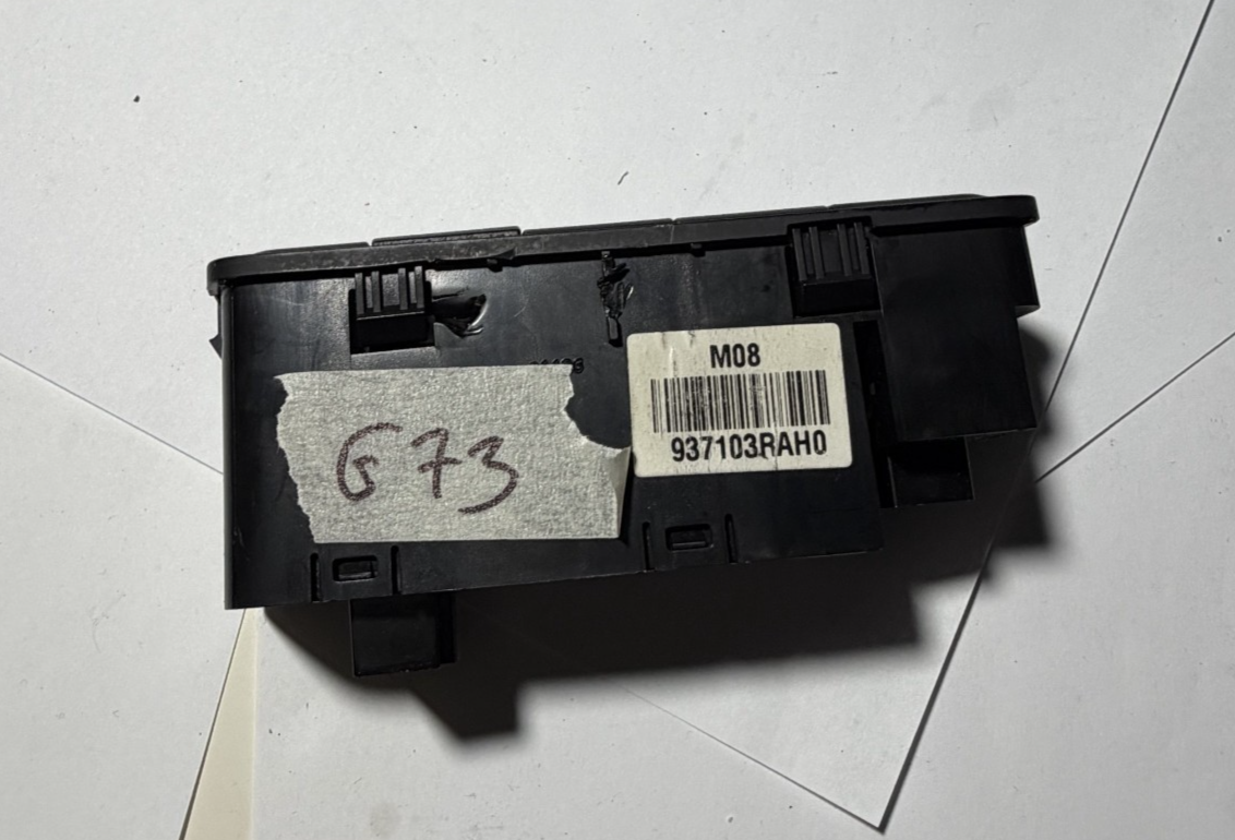 2014-2016 Kia Cadenza 3.3L Dash Cluster Multi Switch 299121400, 937103RAH0