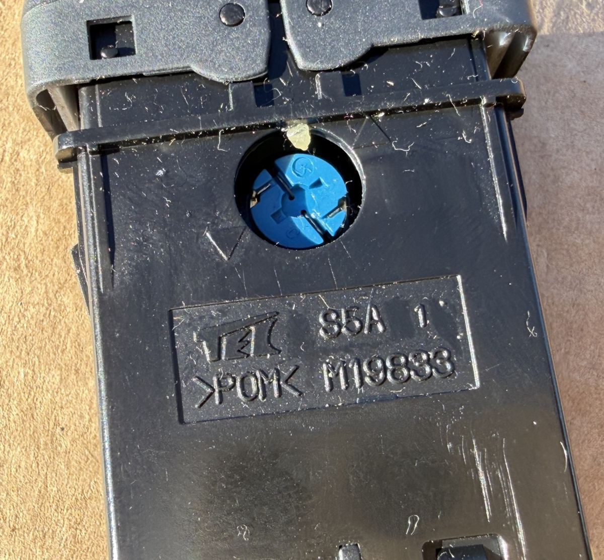 01 02 03 04 05 01-05 Honda Civic Sunroof Control Switch Button M19833 Black