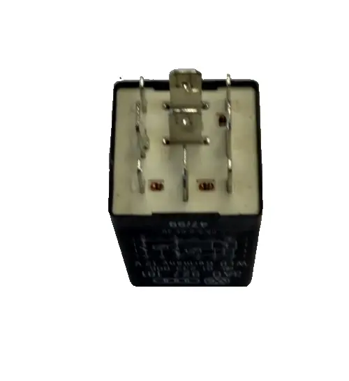 99 00 01 02 03 04 05 Volkswagen Jetta Accessory Power Relay #175 3A0 927 181 by Volkswagen