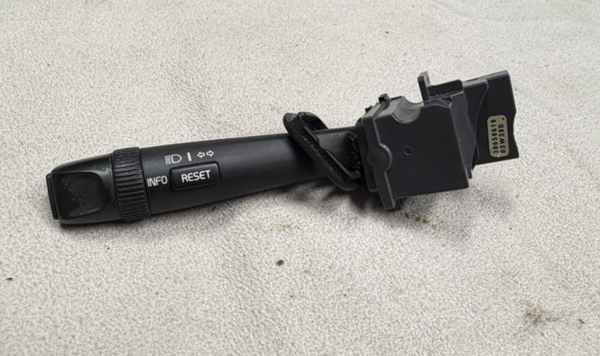 Turn Signal Switch 30658618, 03W38D fits 1999-2004 Volvo S60 S80 V70 XC70 XC90