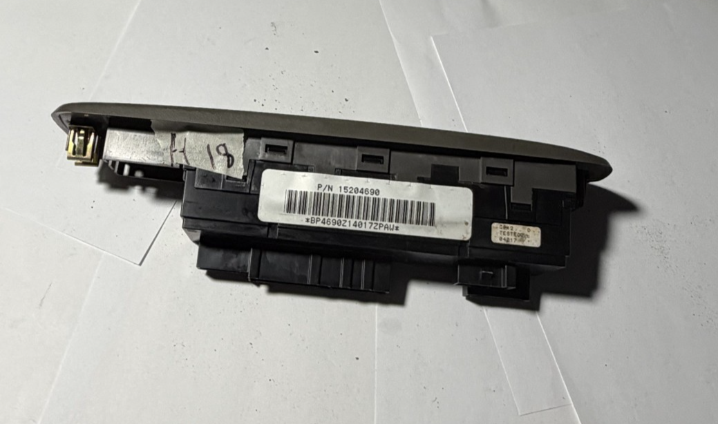02-05 GMC Envoy Master Window Switch Front Left LH Driver 15204690