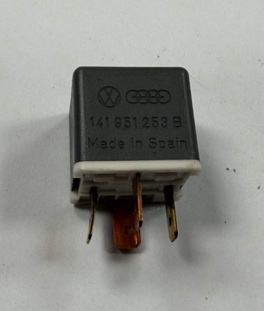 Multifunction Relay #53 141 951 253 B Gray for Audi Volkswagen