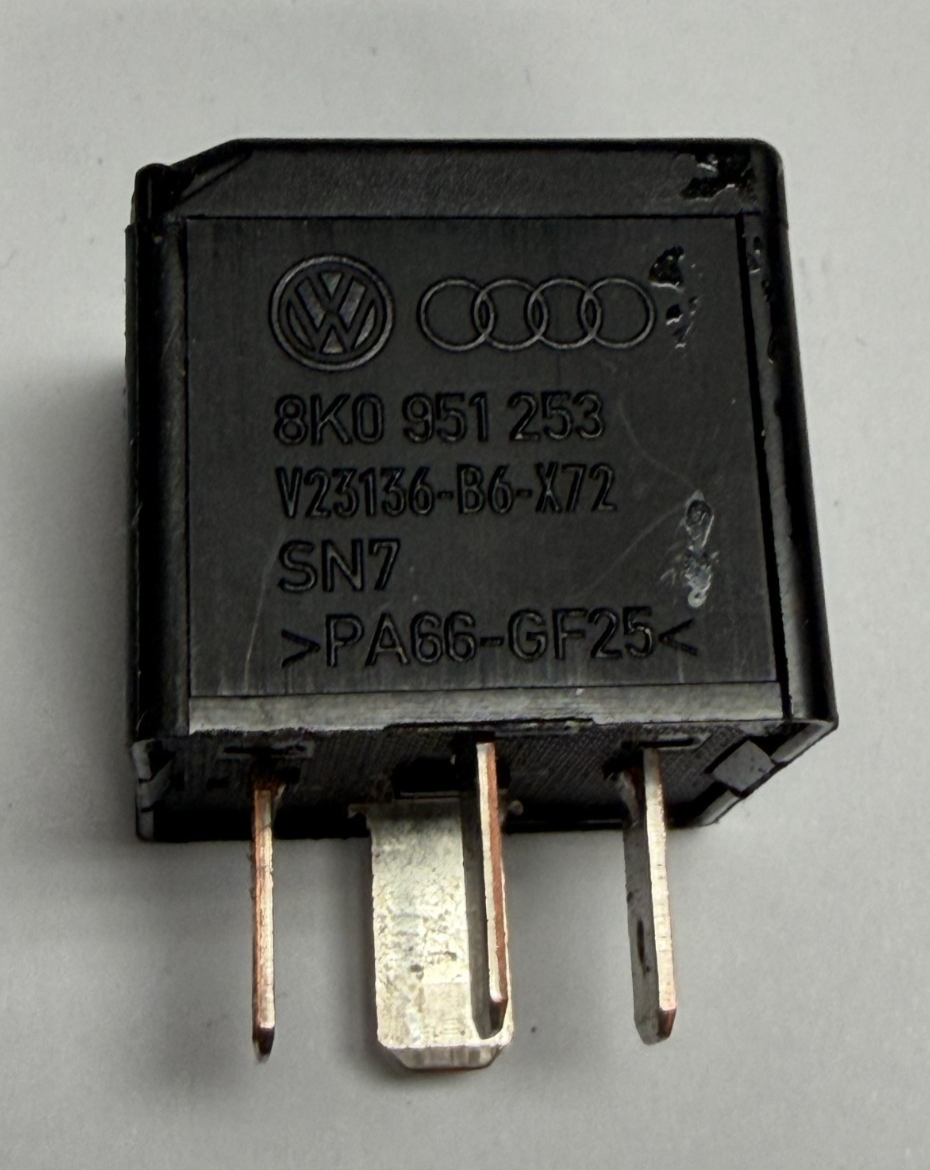 2008-2016 Volkswagen Skoda 4-Pin Relay 8K0 951 253, V23136 B6 X72 Black