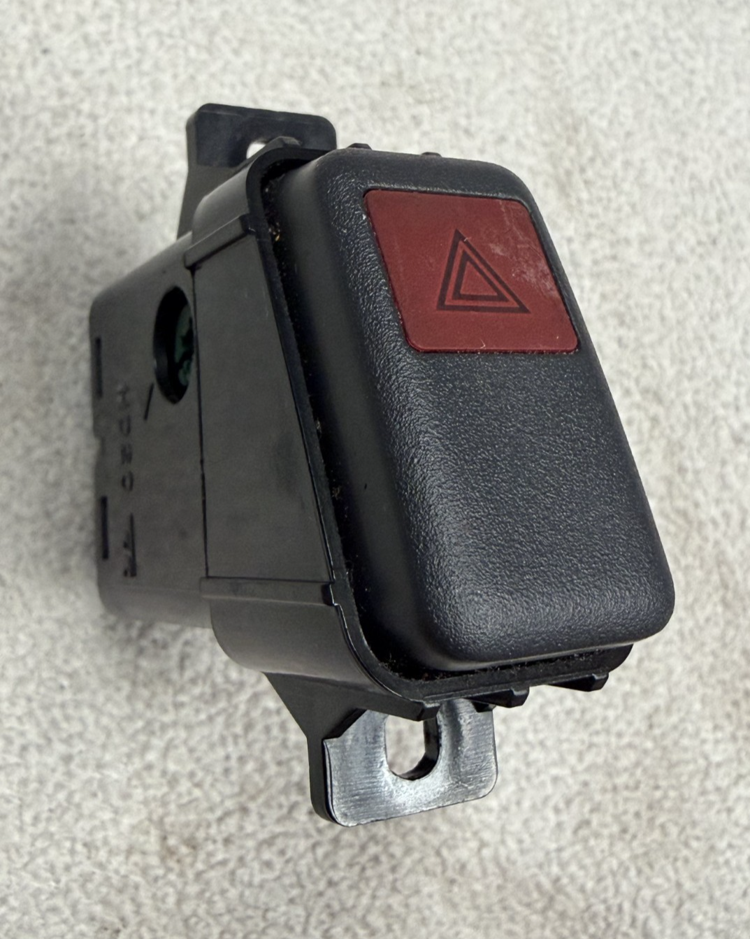 1997 1998 1999 2000 2001 Honda CRV Emergency Hazard Light Switch Button M11769
