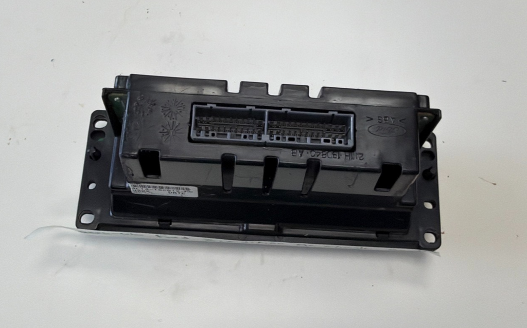 2003-2006 Ford Expedition AC Temperature Climate Control 4L14 18C612 AC Black