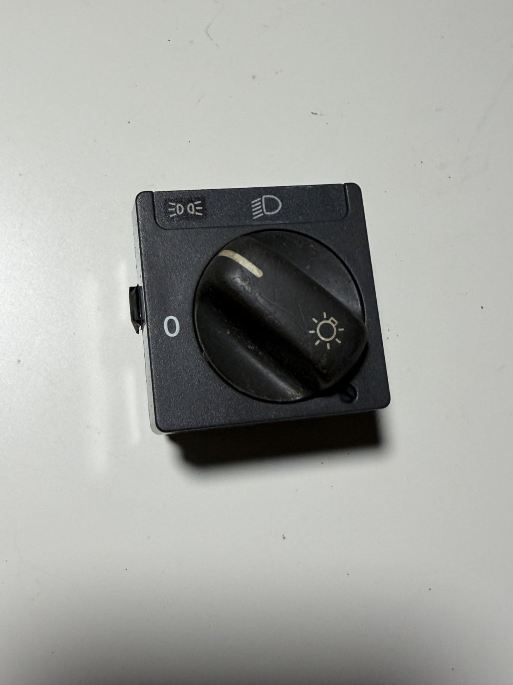 1998-2002 Volvo C70 S70 V70 Headlight Headlight Lamp Control Switch 8601773