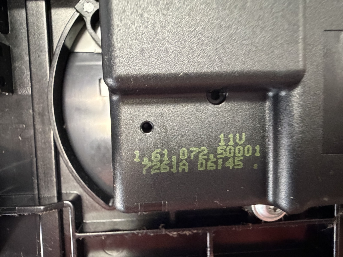 2006-2008 Mercedes Benz CLS500 W219 Multifunction Control 7261A 06145 Brown