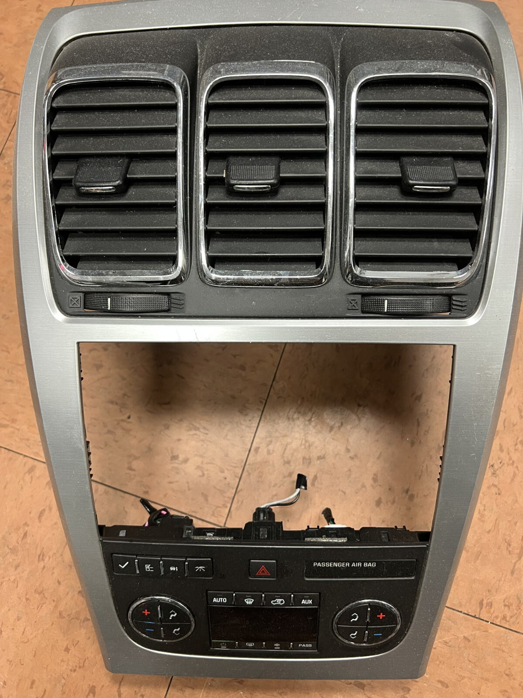 2007-2012 GMC Acadia Dash Vent Radio Stereo Climate Control Bezel Trim Panel OEM