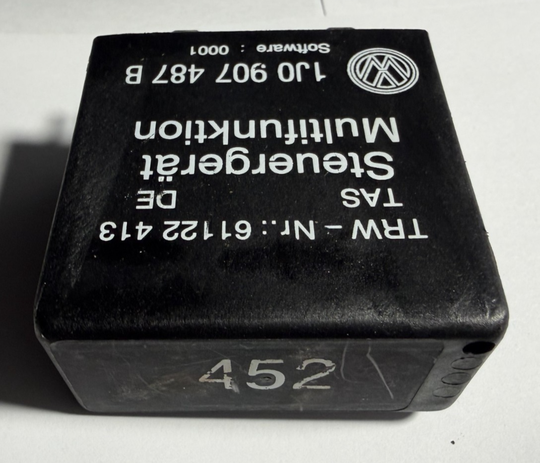 2000-2005 Volkswagen VW Jetta Multi-Function Relay 1J0 907 487 B Black