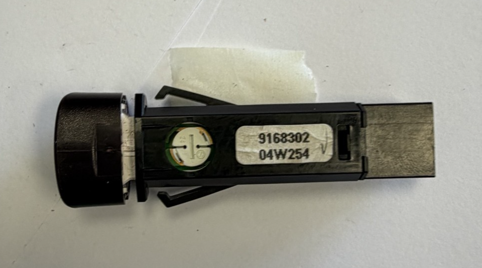 1999-2006 Volvo S80 Hazard Emergency Light Switch Button 9168302, 04W254