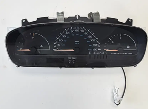 1998 1999 Dodge Caravan Voyager Speedometer Instrument Cluster 04685627C