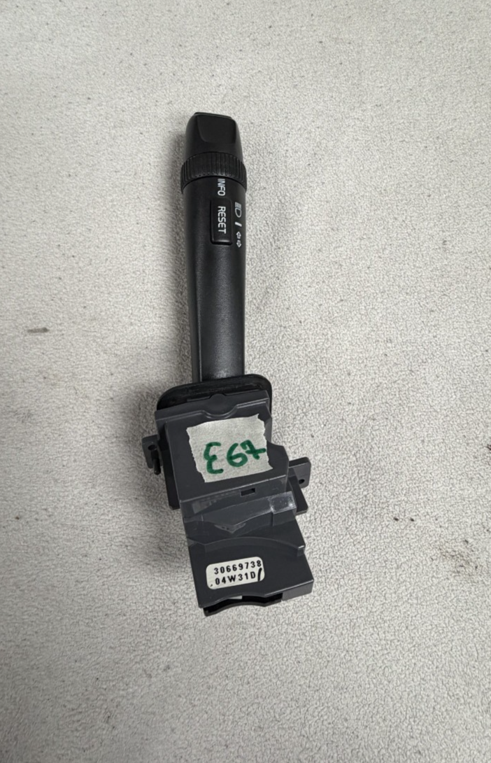 2005-2006 Volvo XC90 Turn Signal Info Reset Switch 30669738 Black