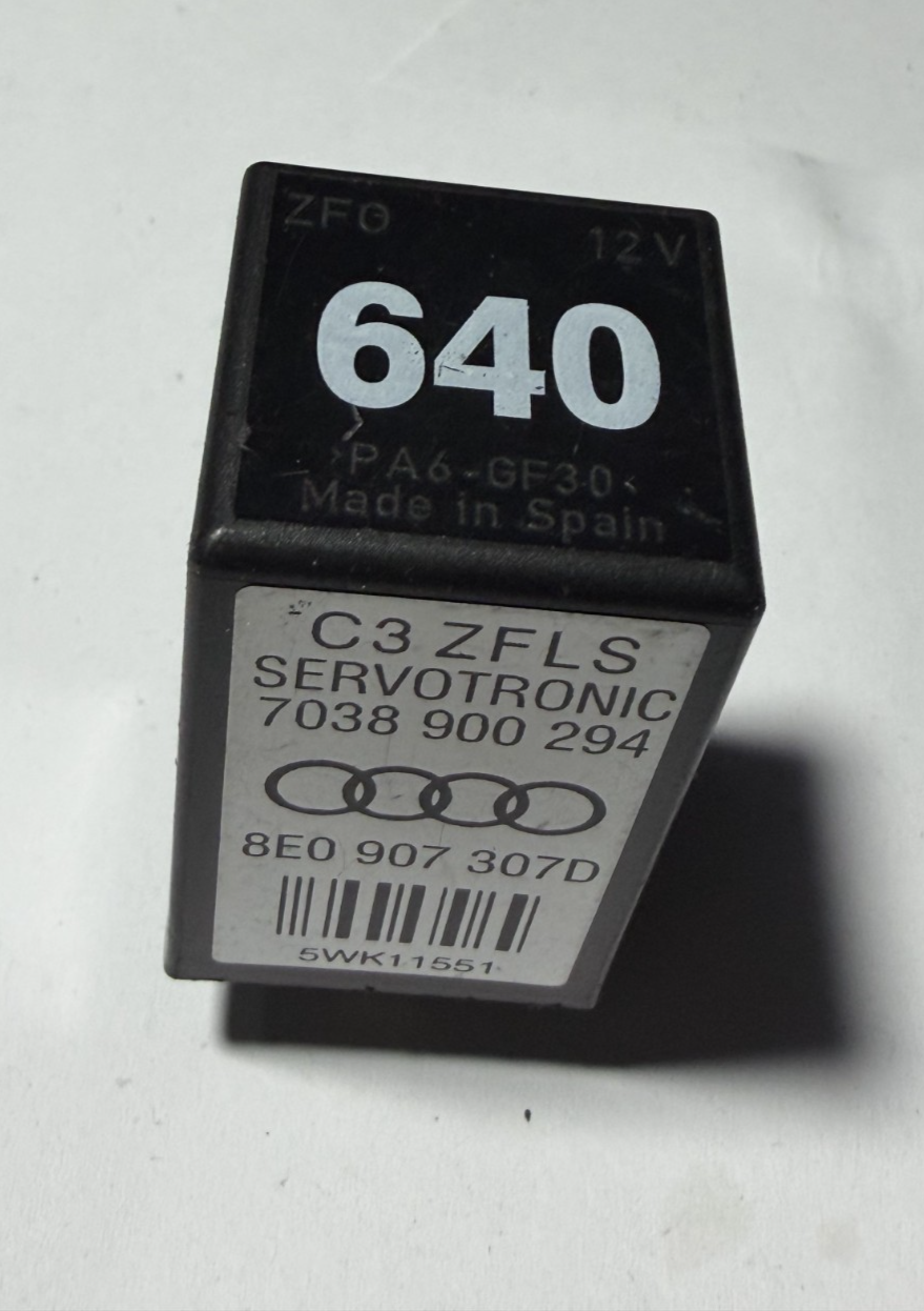 2006 2007 2008 Audi A4 640 Servotronic Control Relay 8E0907307D, 7038900294