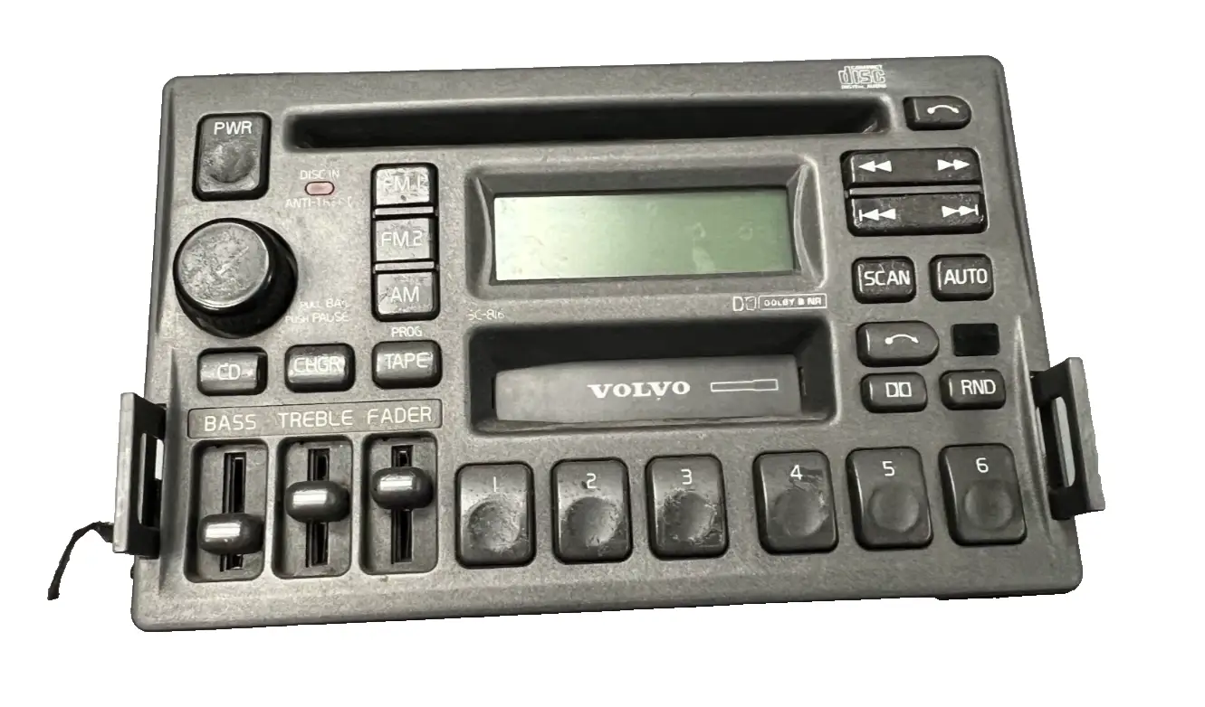 Radio Stereo CD Player 3533771 fits 97 98 99 00 01 02 03 04 Volvo 850 S70 by Volvo