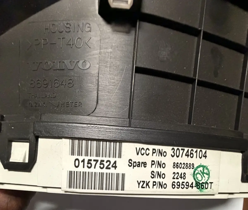 2003 2004 Volvo XC90 Dashboard Speedometer Instrument Cluster 8691648 by Volvo