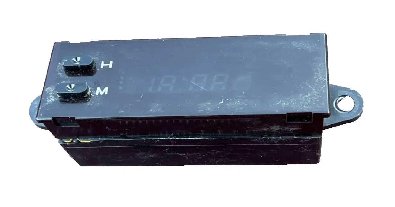 7709w Nissan Maxima Clock by Volvo