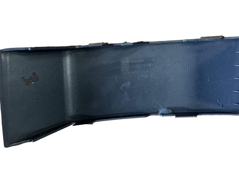 2003 2004 2005 2006 Volvo XC90 Right RH Bumper Corner Filler Trim OEM 8620820