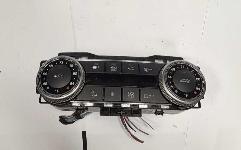 2008-2011 Mercedes W204 C300 C63 AC Climate Temperature Control 204 830 02 90