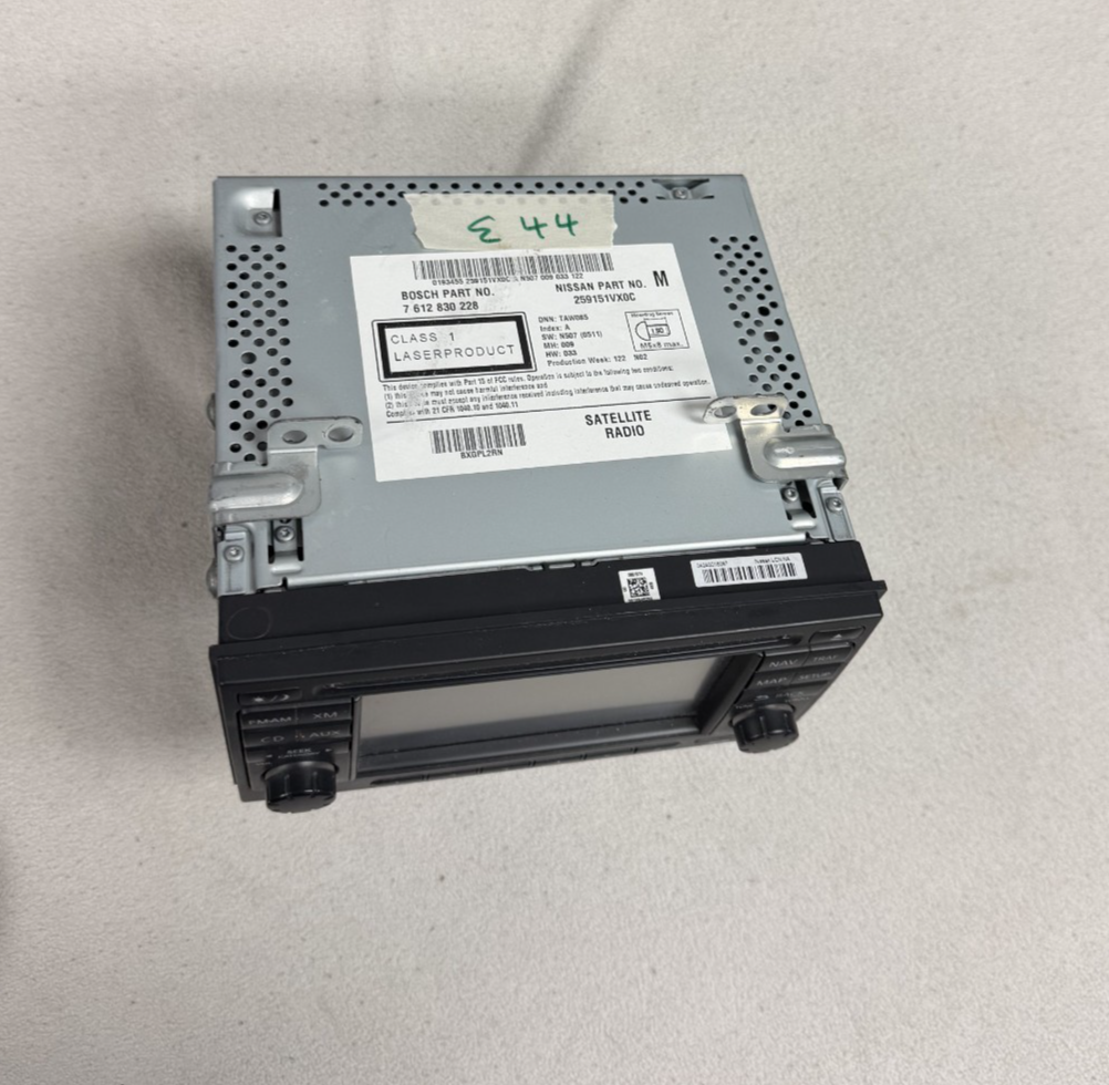 11 12 2011-2012 Nissan Rogue AM FM Radio Receiver CD Player 259151VX0C