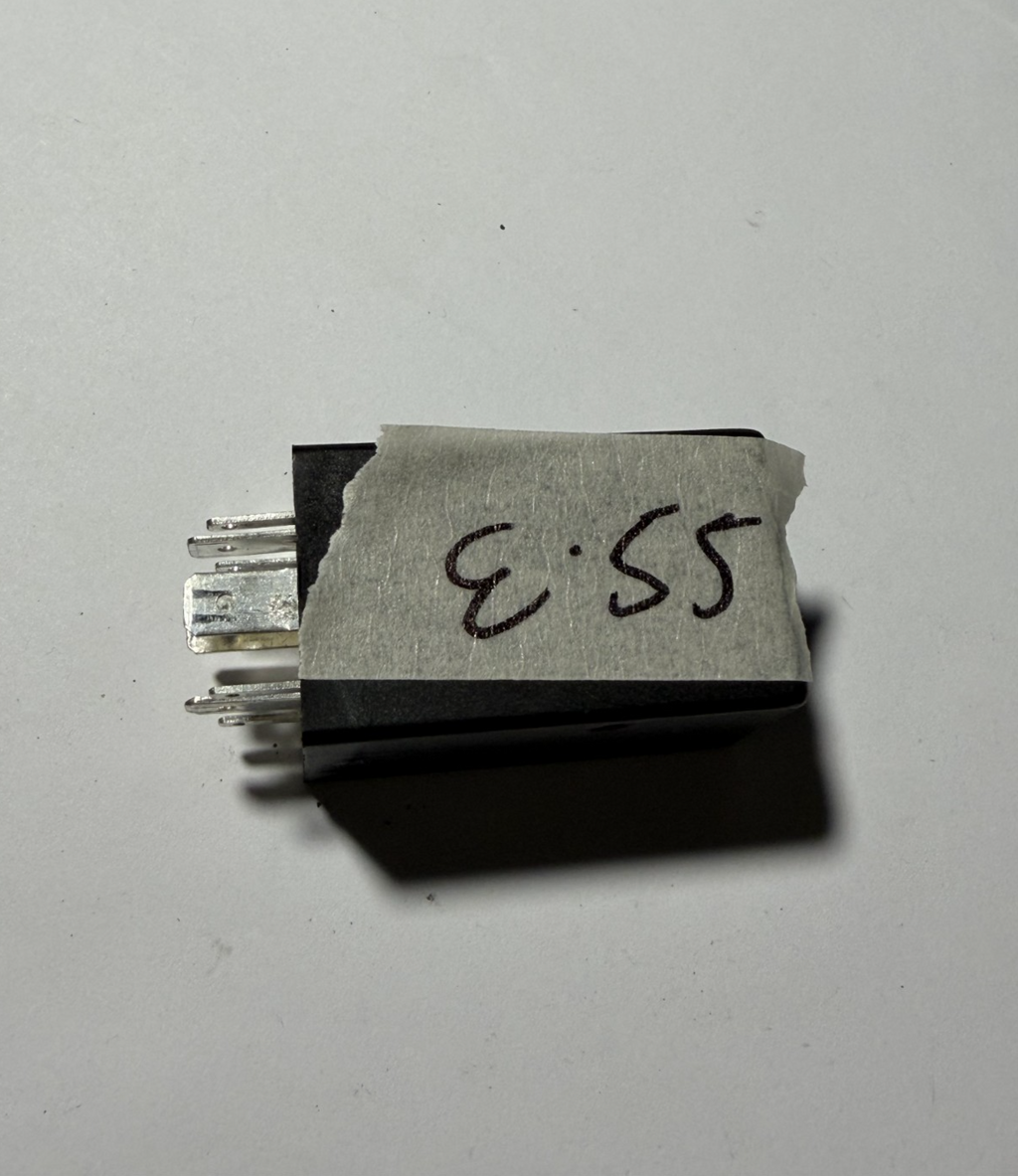 1999-2005 Volkswagen Jetta Accessory Power Relay 12V 3A0927181, 61 233 005