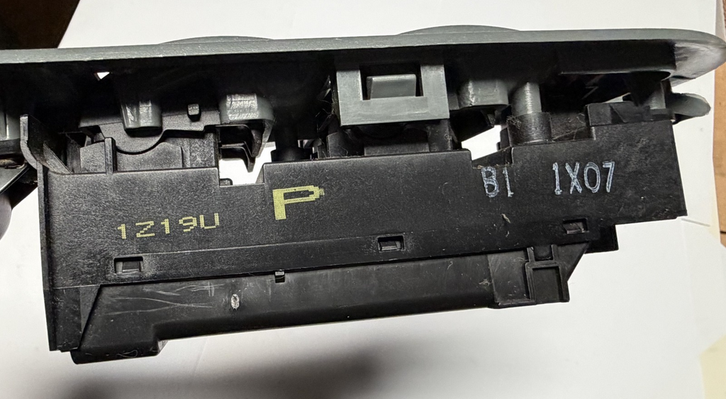 1999-2004 Honda Odyssey Driver Left LH Power Master Window Control Switch 1Z19U