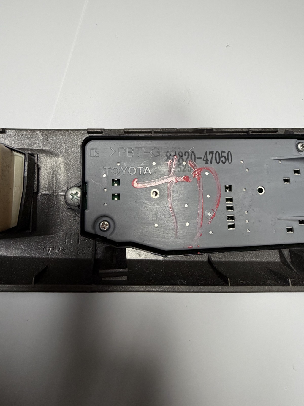 2004-2009 Toyota Prius Master Power Window Switch Front Left 84820 47050