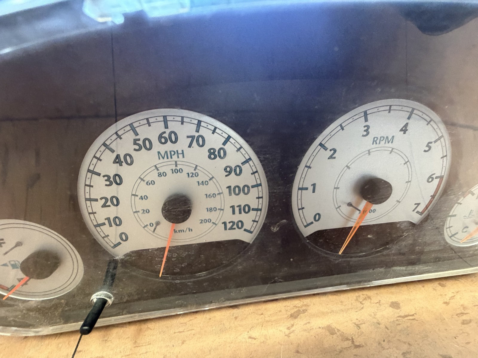 2006-2007 Chrysler Town & Country Speedometer Instrument Cluster 56044975AB
