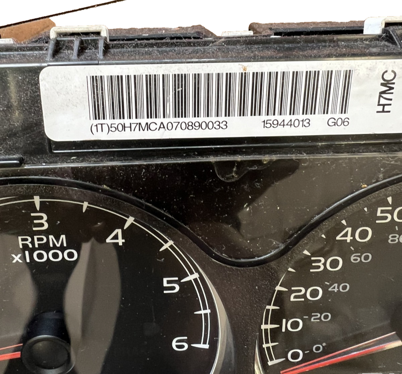 2007-2013 GMC Sierra Speedometer Instrument Cluster Gauge OEM 15944013